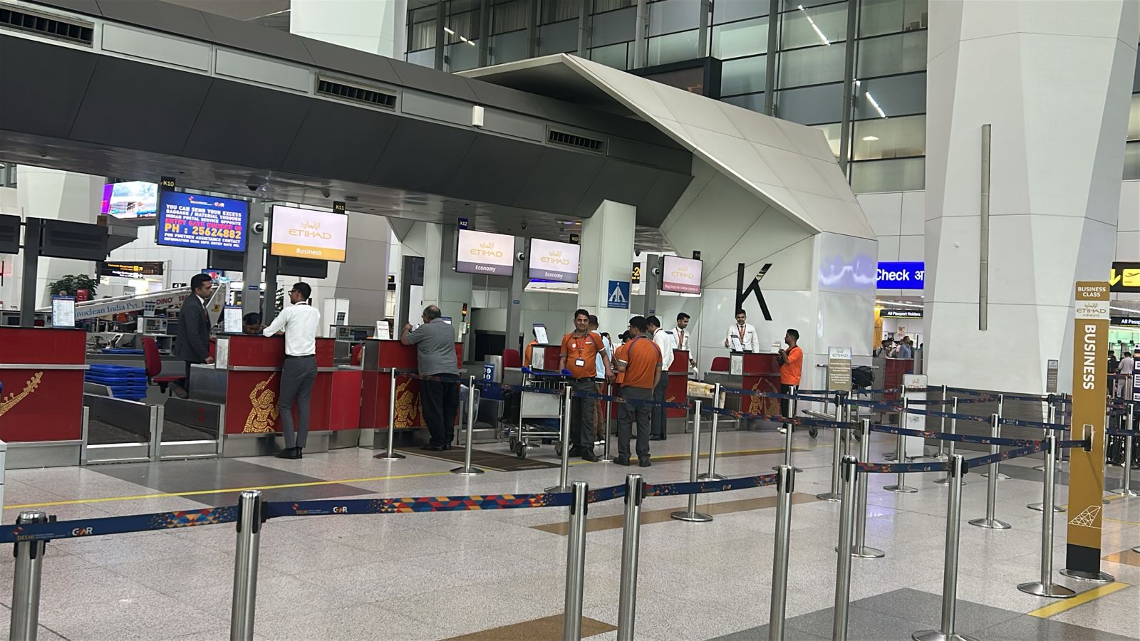 Delhi Airport Disrupted as Security Shutdown of 32 Airports Sparks Mass Flight Cancellations and Delays